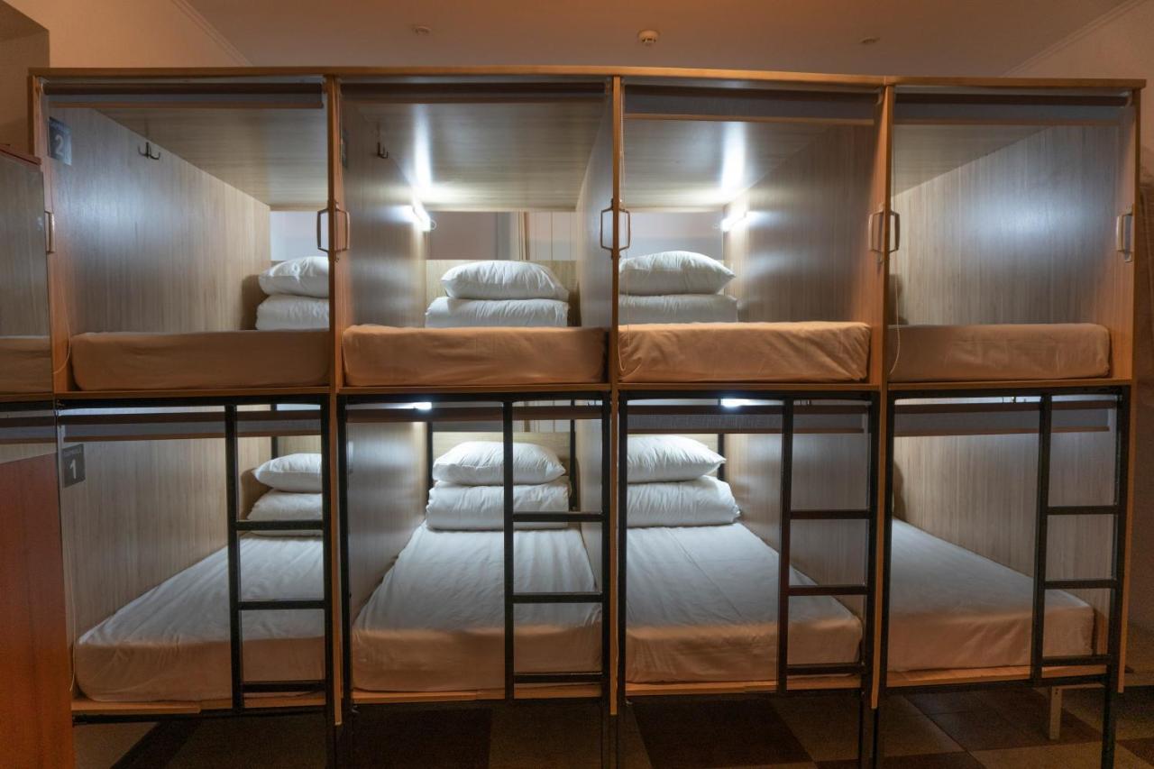 Lounge Capsule Hostel Львов Экстерьер фото